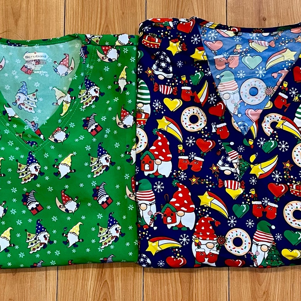 Christmas Gnome Scrub Top Size XL Lot Of 2 Green Blue